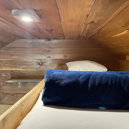 The Hiker Huts Hotel Port Renfrew Exterior photo